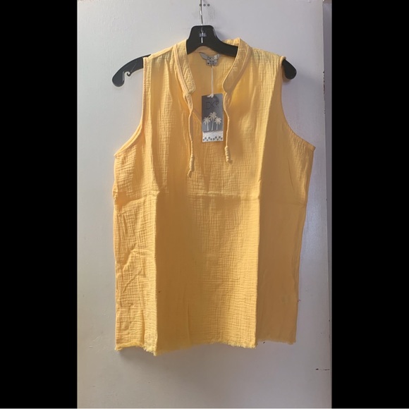 🆕Yellow-Bubble Gauze Notch Collar Tank Top - Picture 3 of 5